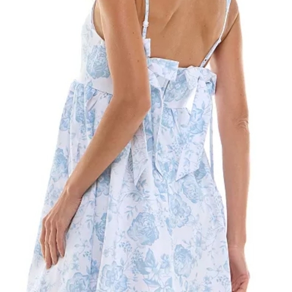 XL Trixxi Junior's Blue Floral Easter Spring Dress New - Picture 2 of 9